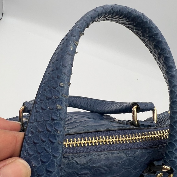 Coach snake pattern in blue with gold buckle. Good condition - Picture 8 of 8